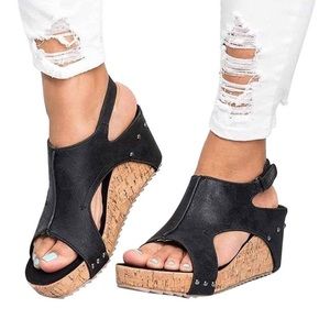 Black sandals, brand new!